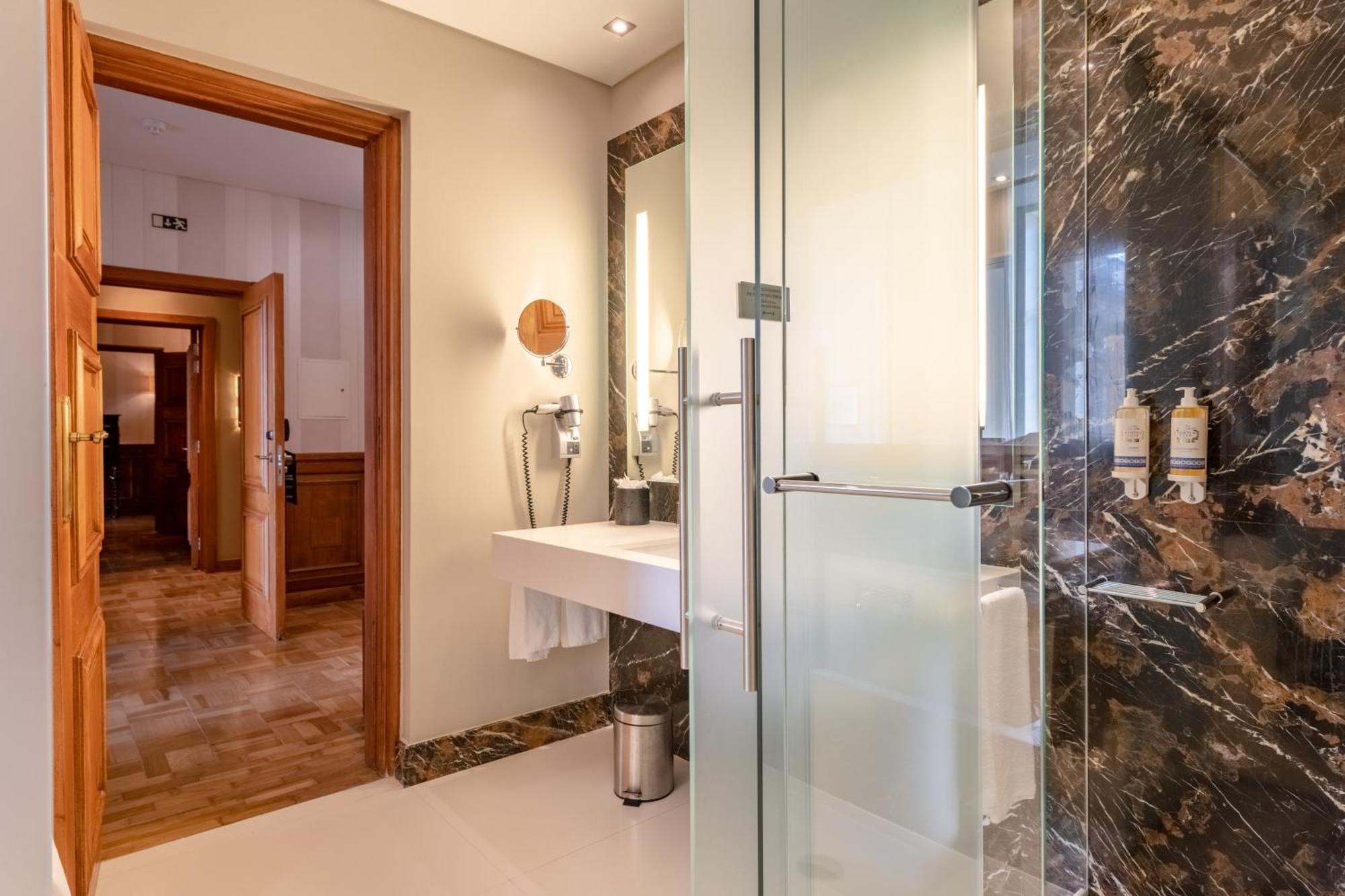 Pousada De Lisboa - Small Luxury Hotels Of The World Εξωτερικό φωτογραφία Bathroom